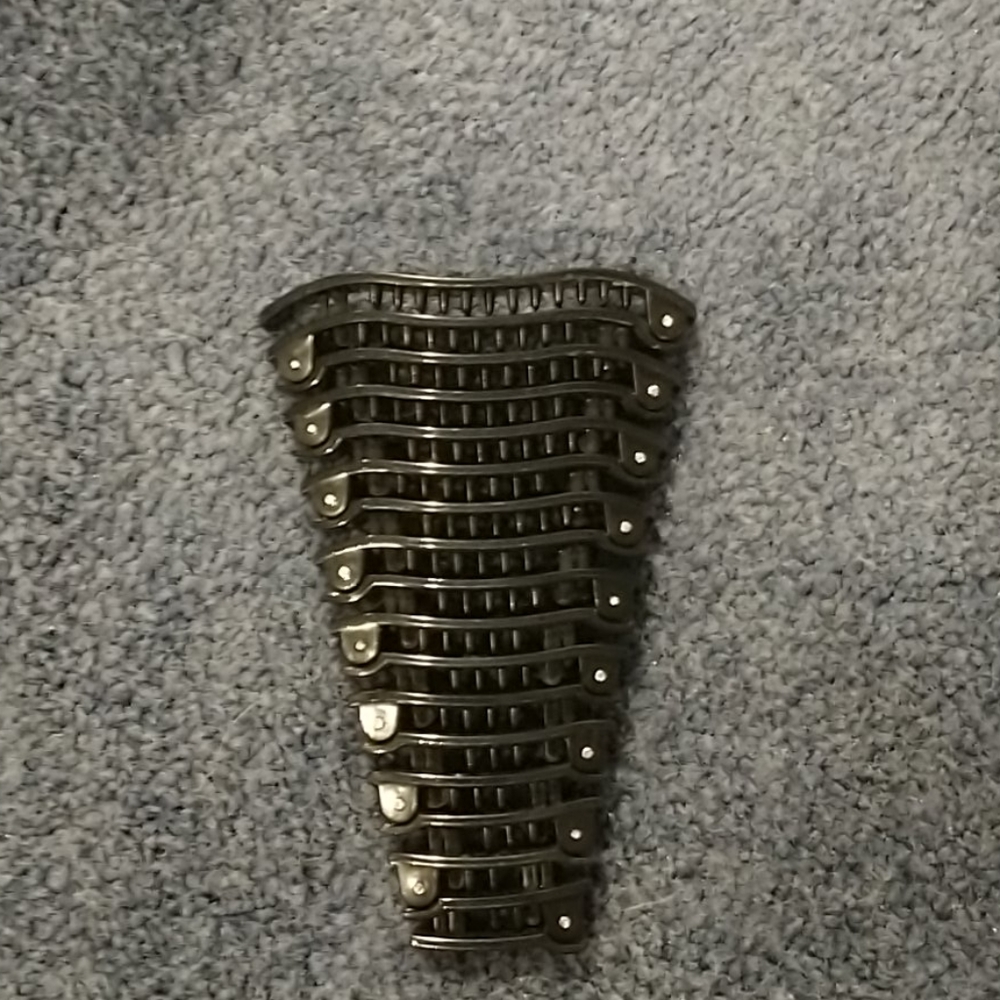 styling tool to help make fishtail braids